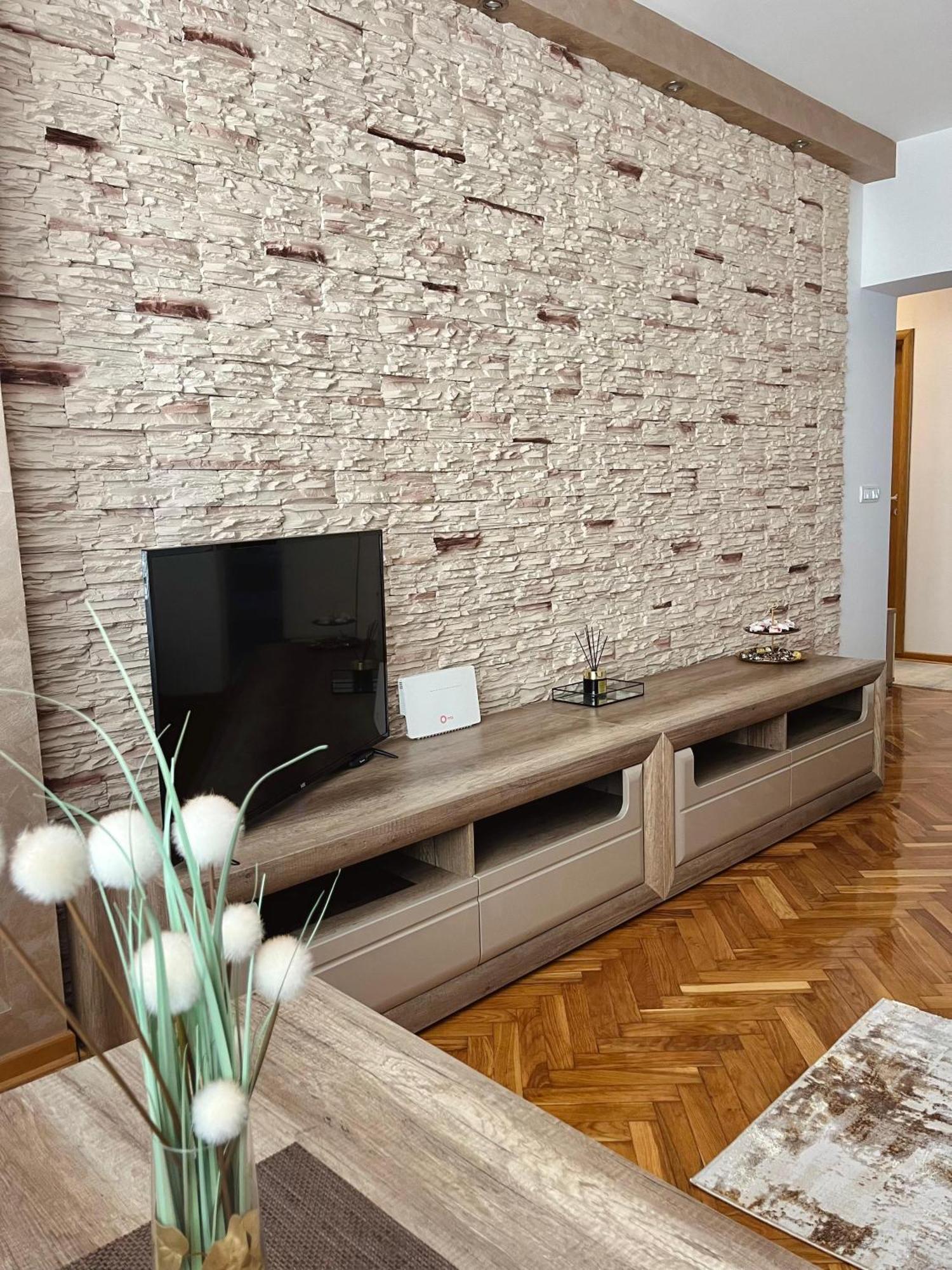 Lumo Nis Exterior foto
