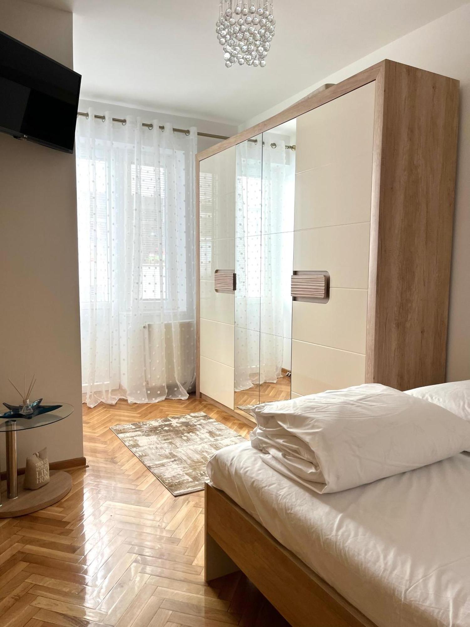 Lumo Nis Exterior foto